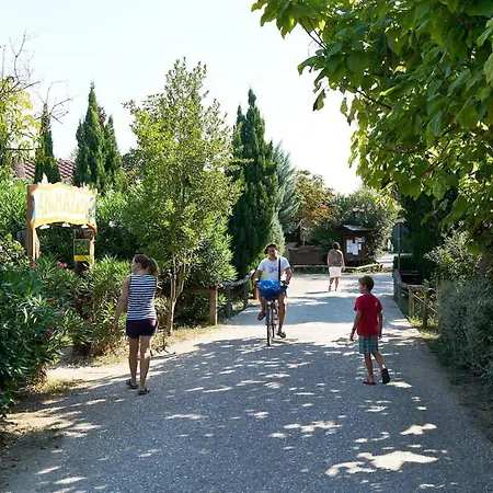 Alpehytte Comfortable Campsite-chalet G10 Tuscany Near Sea Viareggio