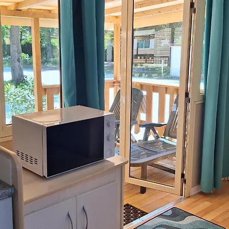 Comfortable Campsite-chalet G10 Tuscany Near Sea
