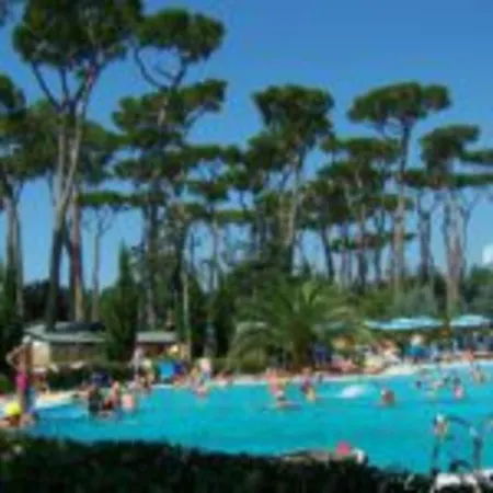 Comfortable Campsite-chalet G10 Tuscany Near Sea Chalet *